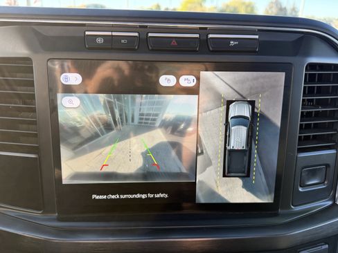 Used 2023 Ford F250 Lariat w/ Sport Appearance Package image 23