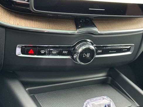 New 2026 Volvo XC60 T8 Plus w/ Protection Package Premier image 20