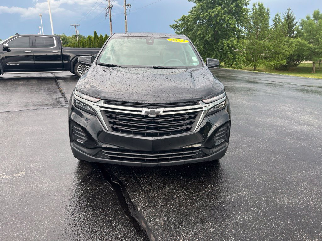Used 2024 Chevrolet Equinox LS w/ LS Convenience Package FWD image 2
