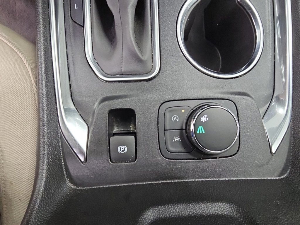 Used 2024 Chevrolet Traverse LS w/ Safety Package FWD image 19