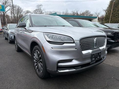 Used 2023 Lincoln Aviator Standard AWD w/ Premium Package image 3
