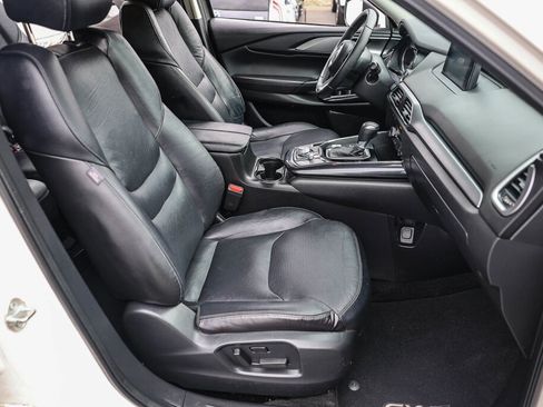 Used 2018 MAZDA CX-9 Touring w/ Touring Premium Package FWD image 9