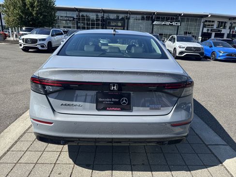 Used 2024 Honda Accord Touring image 6