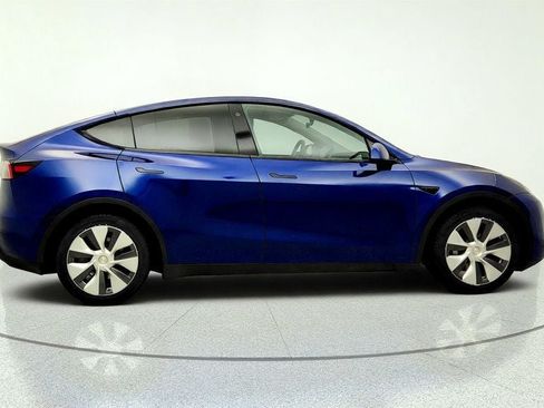 Used 2023 Tesla Model Y Long Range AWD/4WD image 4