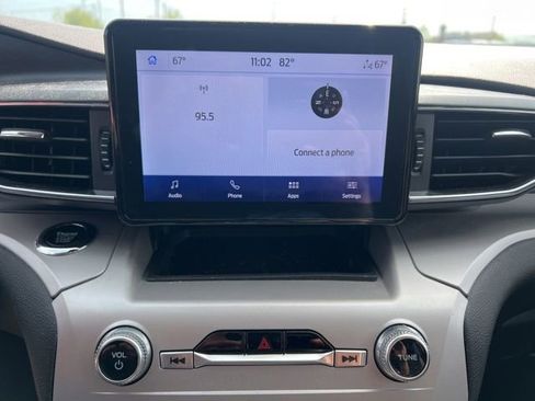 Used 2023 Ford Explorer XLT w/ Equipment Group 202A AWD/4WD image 27