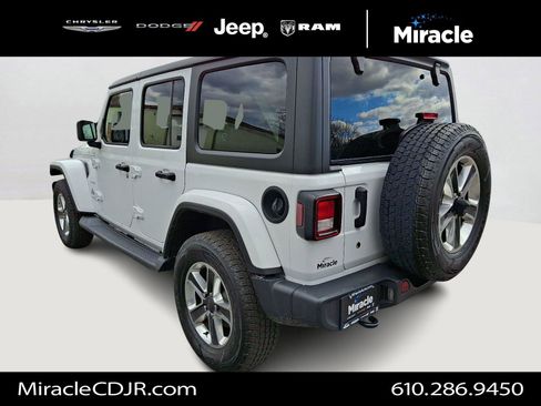 Certified 2018 Jeep Wrangler Unlimited Sahara image 4