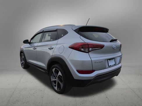 Used 2016 Hyundai Tucson Sport image 4