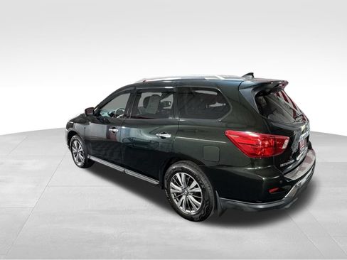 Used 2019 Nissan Pathfinder SL AWD/4WD image 16