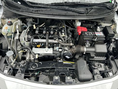 Used 2025 Nissan Versa SV FWD image 27