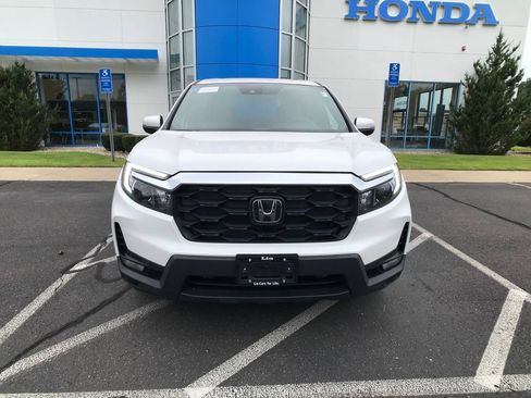 Certified 2024 Honda Passport EX-L image 2