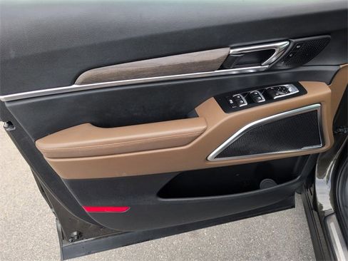Used 2020 Kia Telluride SX w/ SX Prestige Package image 16