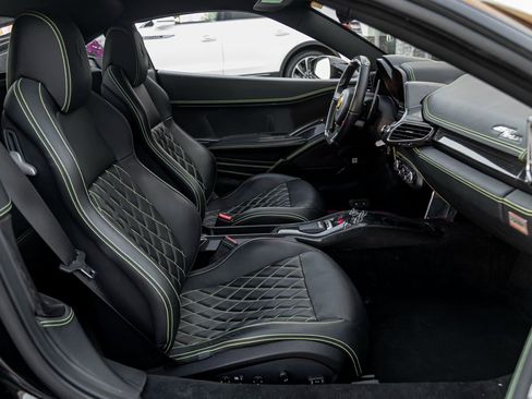 Used 2011 Ferrari 458 Italia Coupe image 21