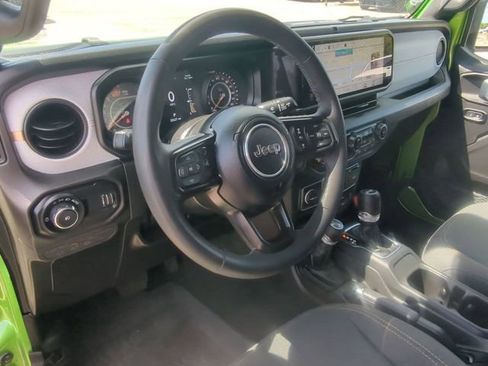 Used 2025 Jeep Wrangler Sport AWD/4WD image 12