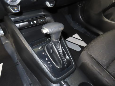 Used 2020 Kia Rio S image 24