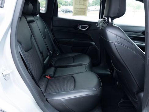 Used 2026 Jeep Compass Latitude w/ Quick Order Package 29K AWD/4WD image 19