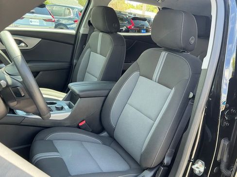 Used 2025 Chevrolet Blazer LT FWD image 24