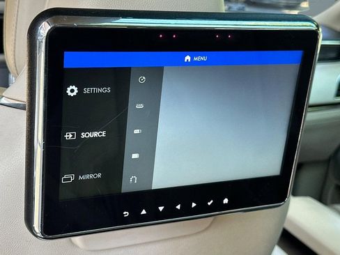 Used 2018 Lincoln Navigator L Reserve w/ Technology Package image 34