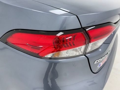 Used 2025 Toyota Corolla LE FWD image 36