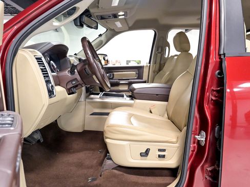 Used 2014 RAM 1500 Laramie w/ Convenience Group RWD image 6