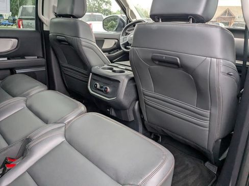 Used 2025 Ford Expedition Max Active AWD/4WD image 18