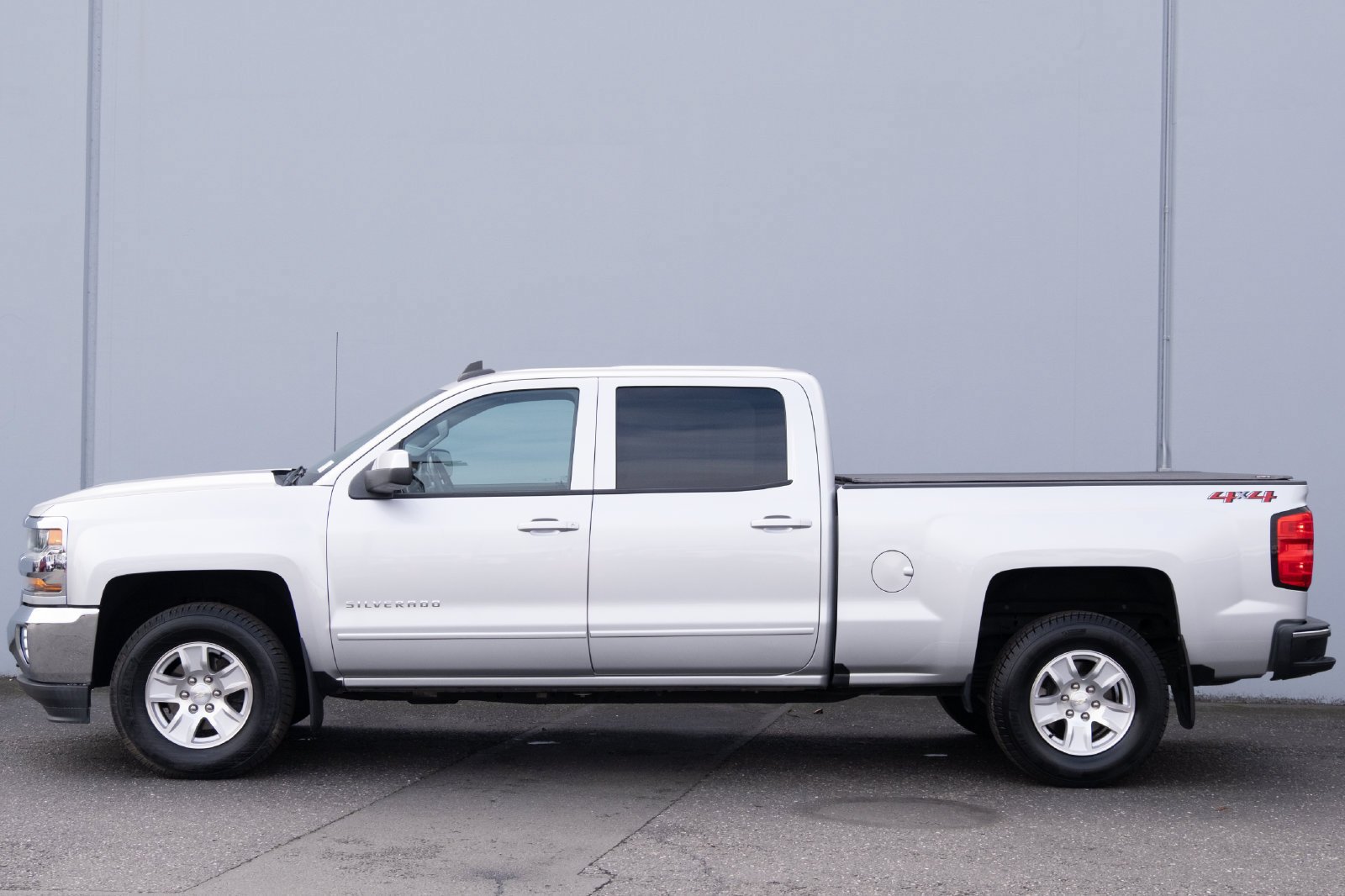 Used 2018 Chevrolet Silverado 1500 LT w/ All Star Edition AWD/4WD image 24