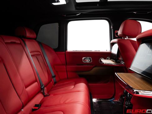 Used 2023 Rolls-Royce Cullinan w/ Cullinan Package AWD/4WD image 39