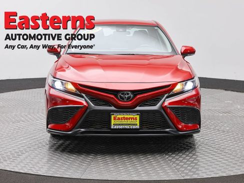 Used 2023 Toyota Camry SE FWD image 2
