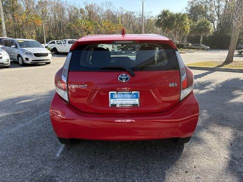 Used 2015 Toyota Prius C Two image 5