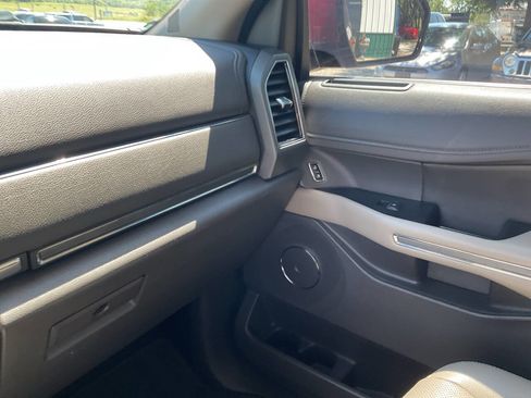 Used 2019 Ford Expedition XLT w/ Equipment Group 202A image 17