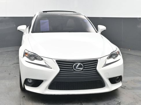 Used 2016 Lexus IS 200t image 3