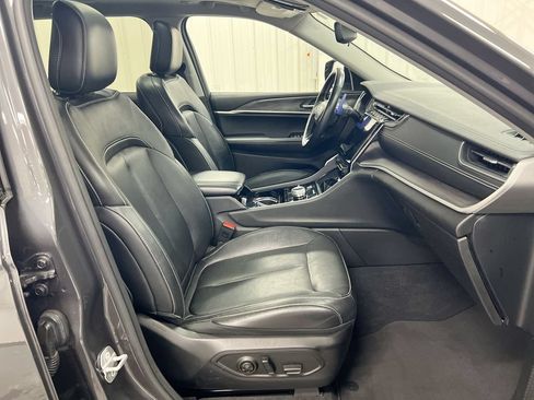 Used 2022 Jeep Grand Cherokee L Limited AWD/4WD image 23