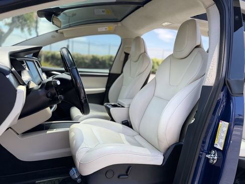 Used 2017 Tesla Model X 75D AWD/4WD image 11