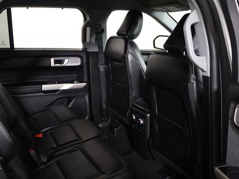 Used 2023 Ford Explorer Limited AWD/4WD image 32