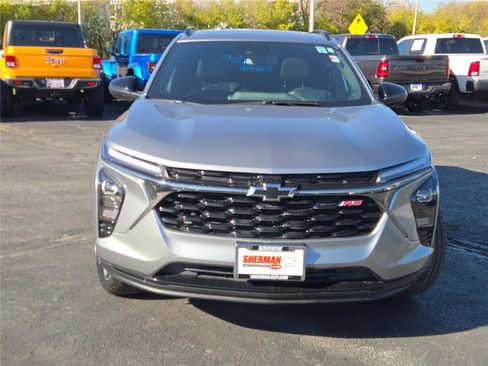 Used 2024 Chevrolet Trax RS w/ Sunroof Package image 4