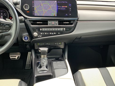 Used 2022 Lexus ES 300h F Sport w/ Accessory Package 2 FWD image 31