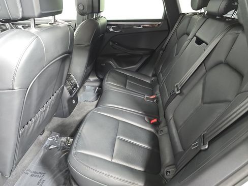 Certified 2026 Porsche Macan AWD/4WD image 24