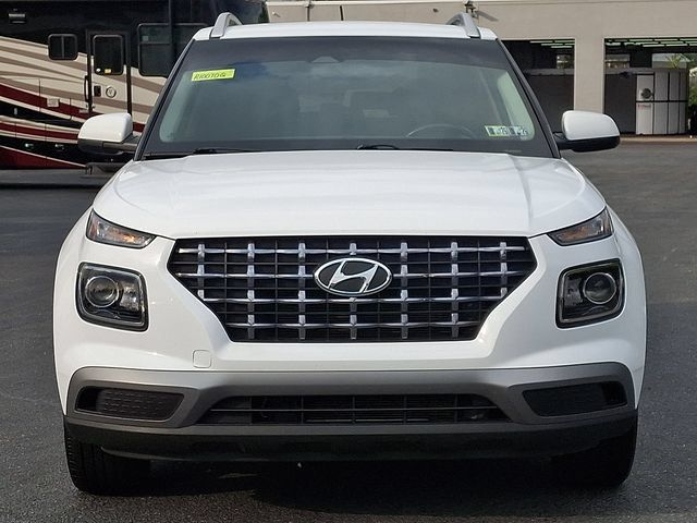 Used 2023 Hyundai Venue SEL FWD image 5
