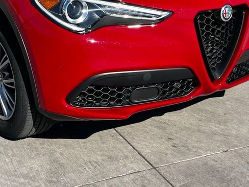 Used 2023 Alfa Romeo Stelvio Sprint image 7