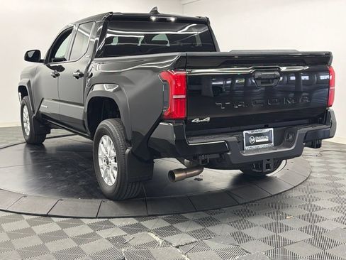 Used 2026 Toyota Tacoma SR5 AWD/4WD image 12