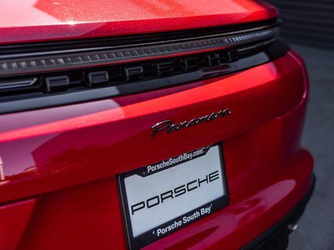 Certified 2025 Porsche Panamera 4 AWD/4WD image 25