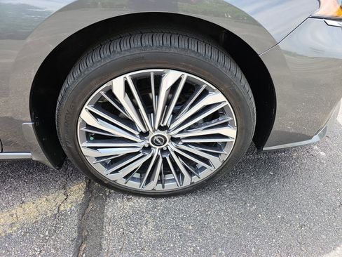 Used 2025 Nissan Altima 2.5 SL AWD/4WD image 10