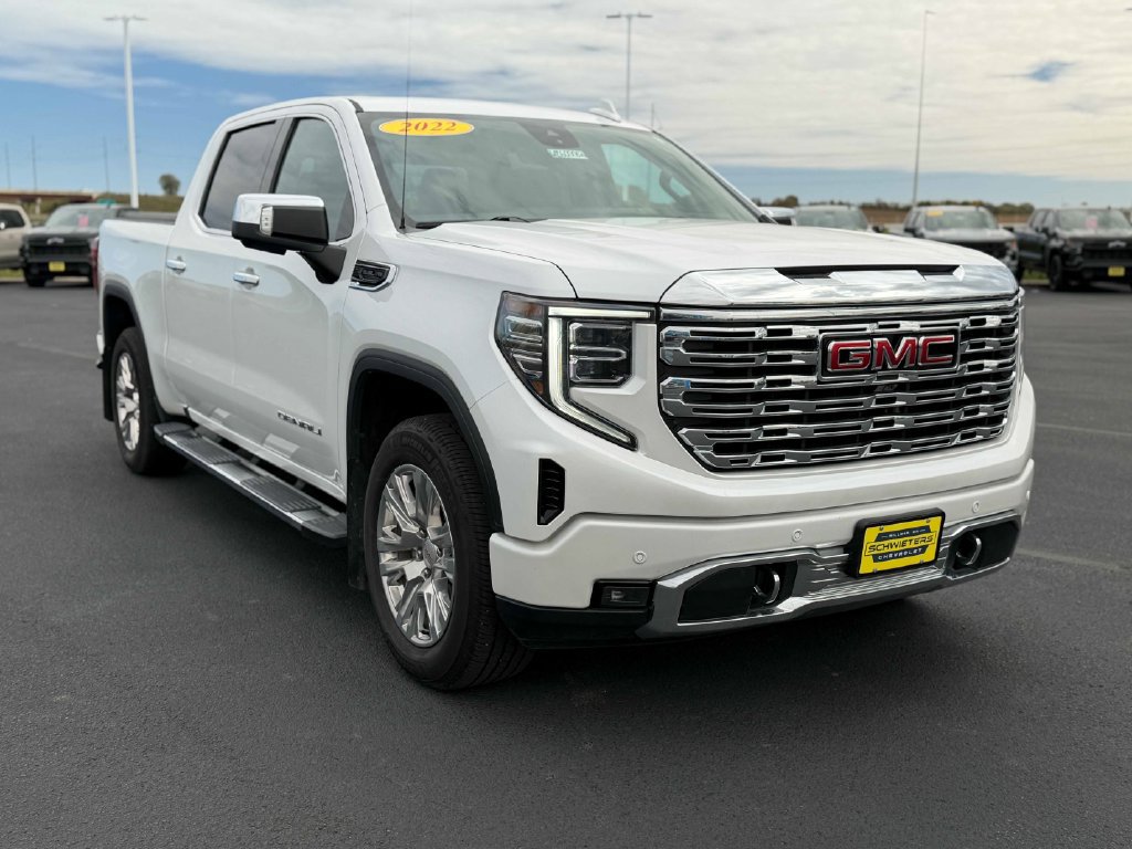 Used 2022 GMC Sierra 1500 Denali w/ Technology Package AWD/4WD image 5