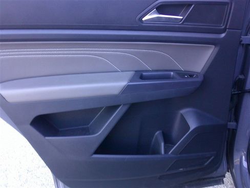 Used 2021 Volkswagen Atlas Cross Sport SEL image 16