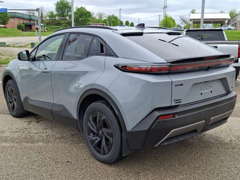 Certified 2026 Toyota C-HR AWD/4WD image 4