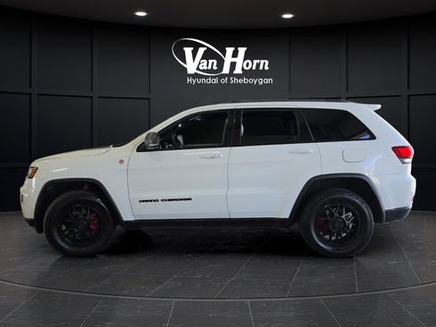 Used 2018 Jeep Grand Cherokee Trailhawk w/ Trailhawk Luxury Group AWD/4WD image 4