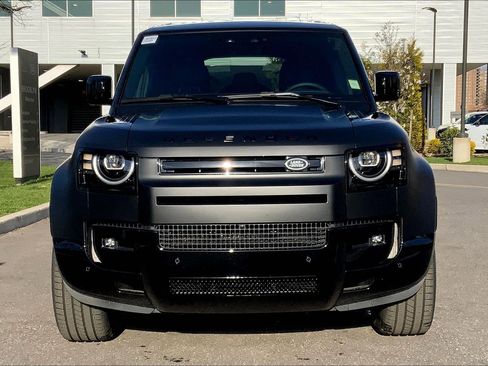 New 2026 Land Rover Defender 110 X-Dynamic SE image 3