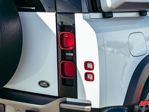 Used 2022 Land Rover Defender 90 X-Dynamic S image 51