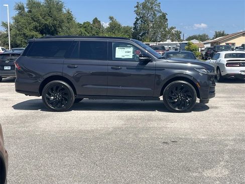 New 2025 Lincoln Navigator Reserve w/ Jet Appearance Package image 5