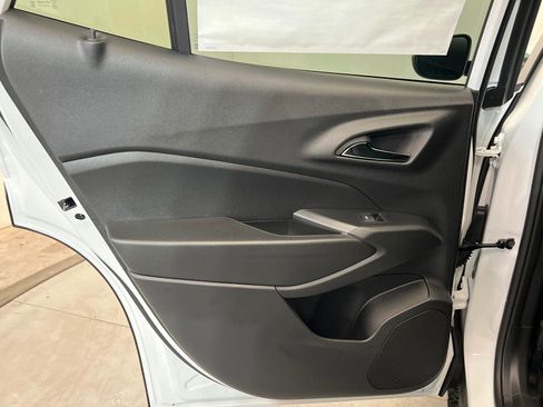 New 2026 Chevrolet Trax RS w/ Sunroof Package FWD image 19