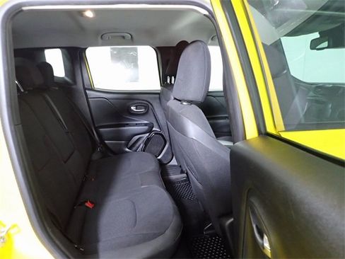 Used 2018 Jeep Renegade Altitude image 31